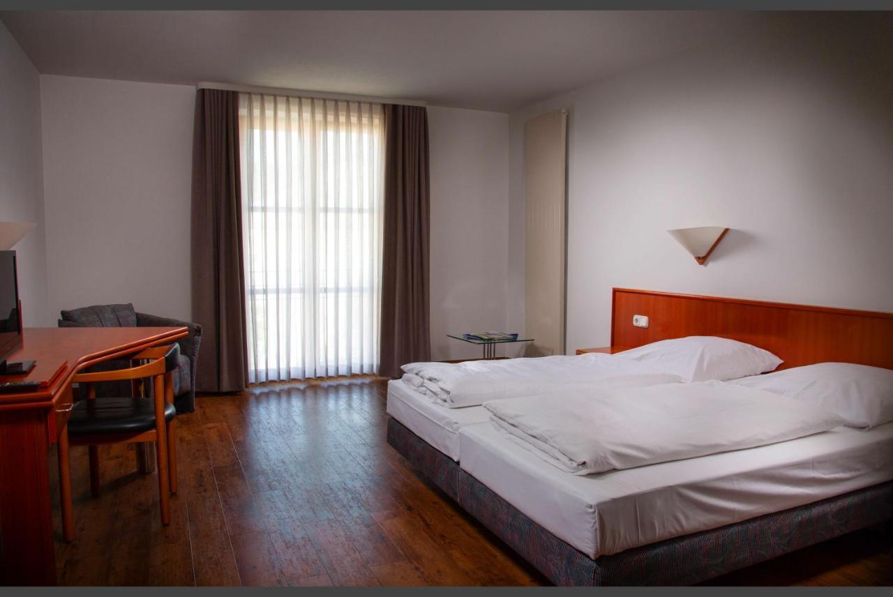 Altstadthotel Brauereigasthof Winkler Berching Dış mekan fotoğraf
