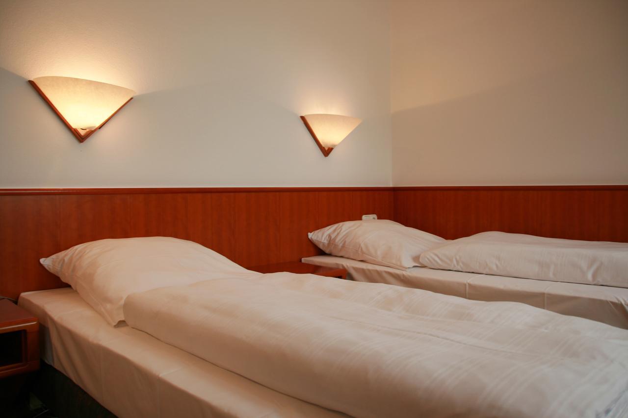 Altstadthotel Brauereigasthof Winkler Berching Dış mekan fotoğraf