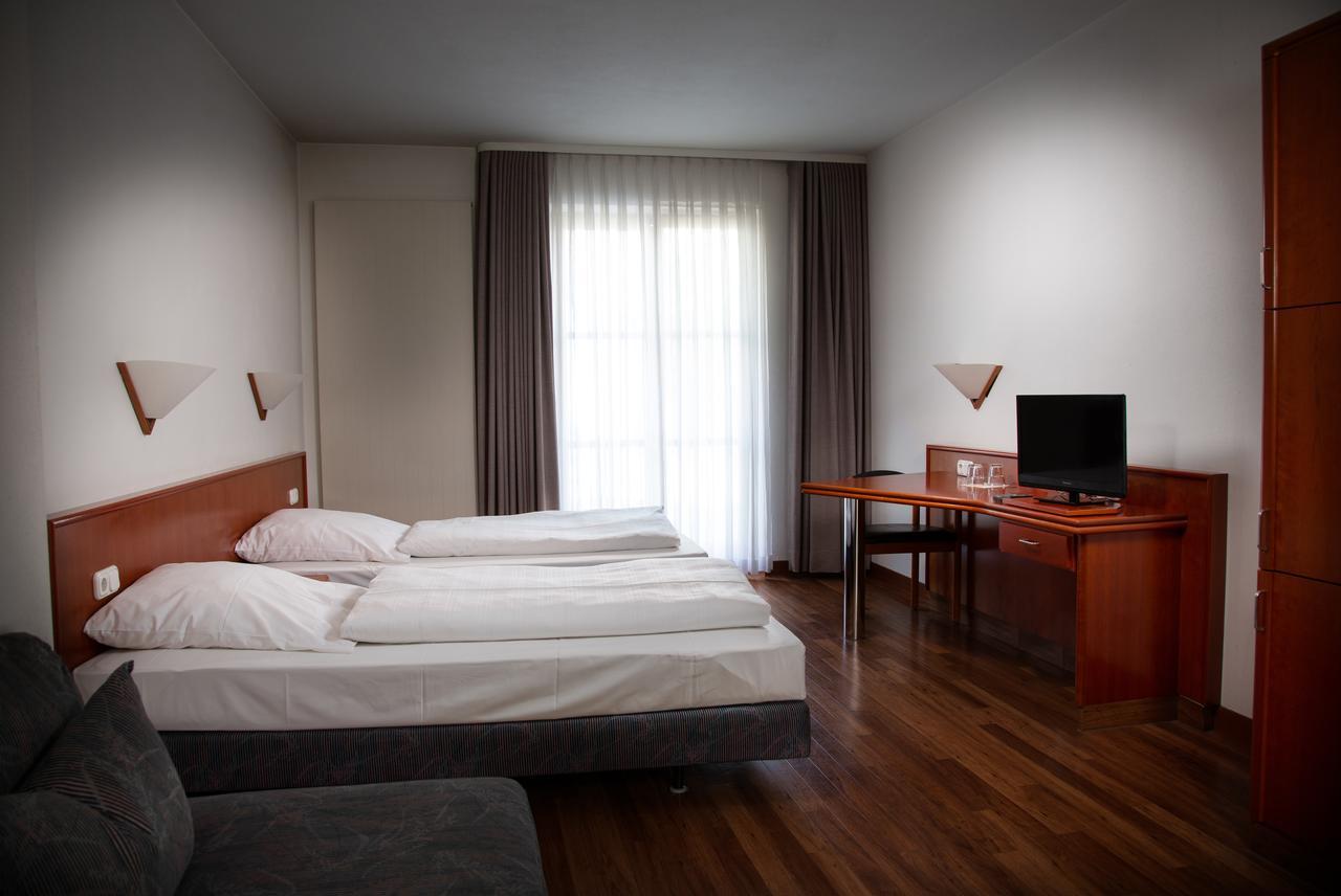Altstadthotel Brauereigasthof Winkler Berching Dış mekan fotoğraf